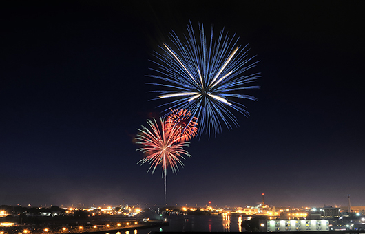 Stunning Nighttime Fireworks Display Provided by Spectrum Pyrotechnics 